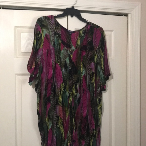 Tropical Short Sleeve Top. Fuchsia, Green & Black - Picture 1 of 5